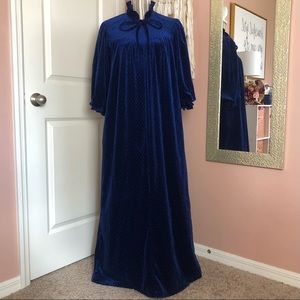 Vintage Miss Elaine Housecoat